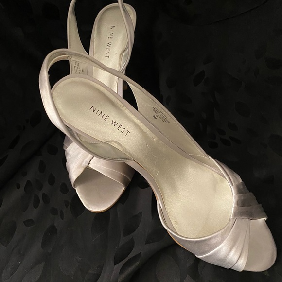 Silver evening shoe - Picture 10 of 11